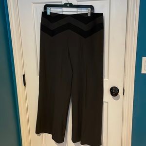 Wide leg pant by BCBC max Azria size 10